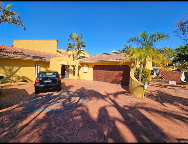 5 BEDROOM HOUSE FOR SALE IN UMHLANGA RIDGE